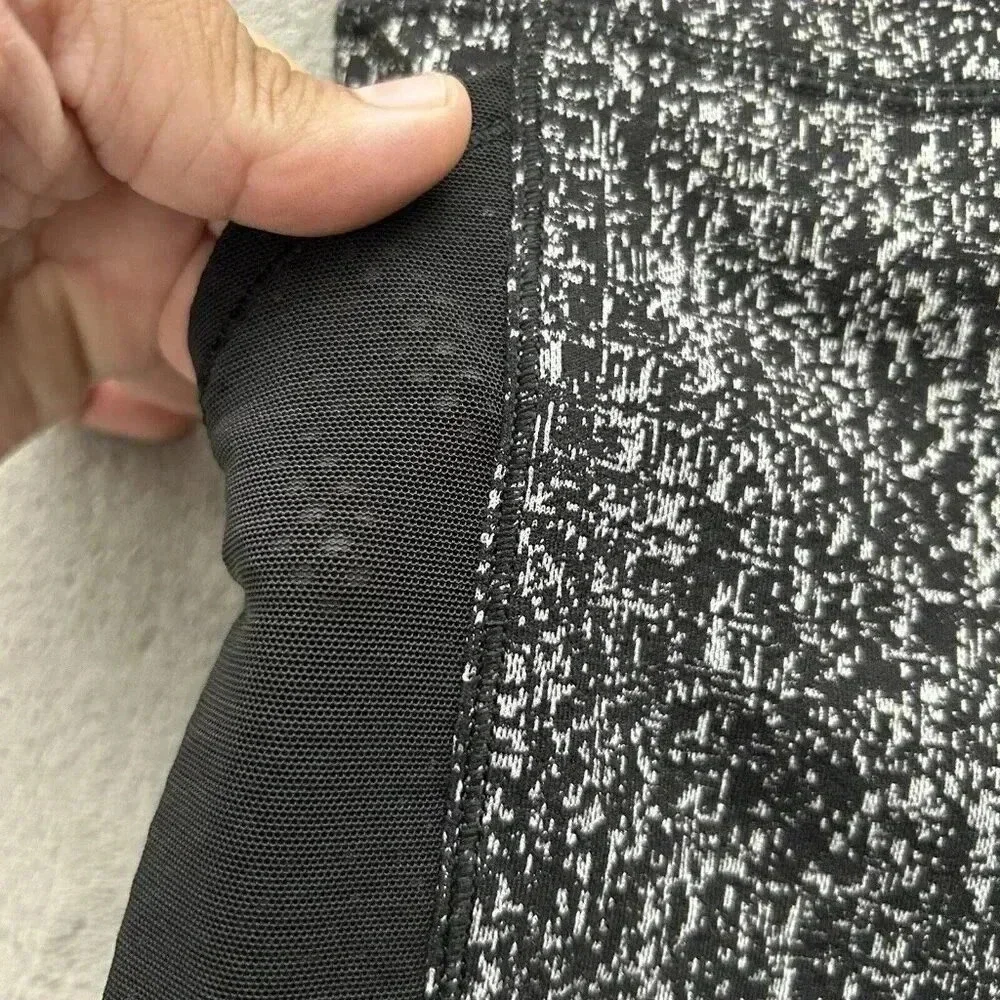 Lululemon Leggings Womens 2 Fit Physique Crop Luon Suited Jacquard Black White